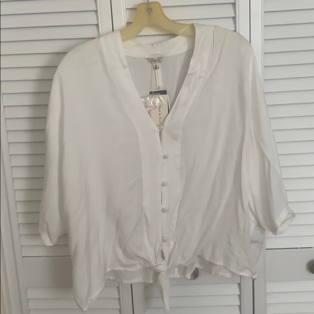Sim & Sam white beach shirt / Ferrari red shirt